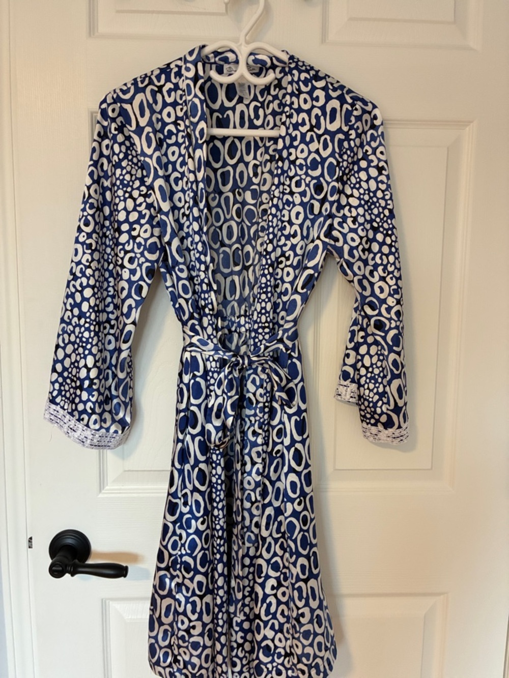 Oscar de la Renta Navy and White Printed Satin Robe